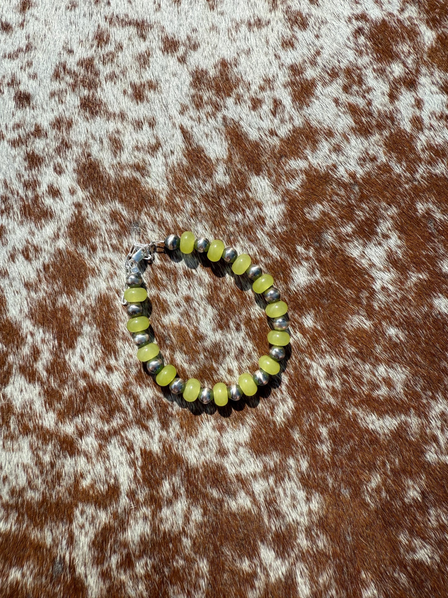 6mm Navajo Pearl and Olive Jade Bracelet